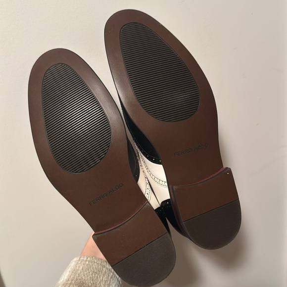Ferro Aldo Black and White 50s Inspired Sadle Oxford Shoes - Picture 4 of 8